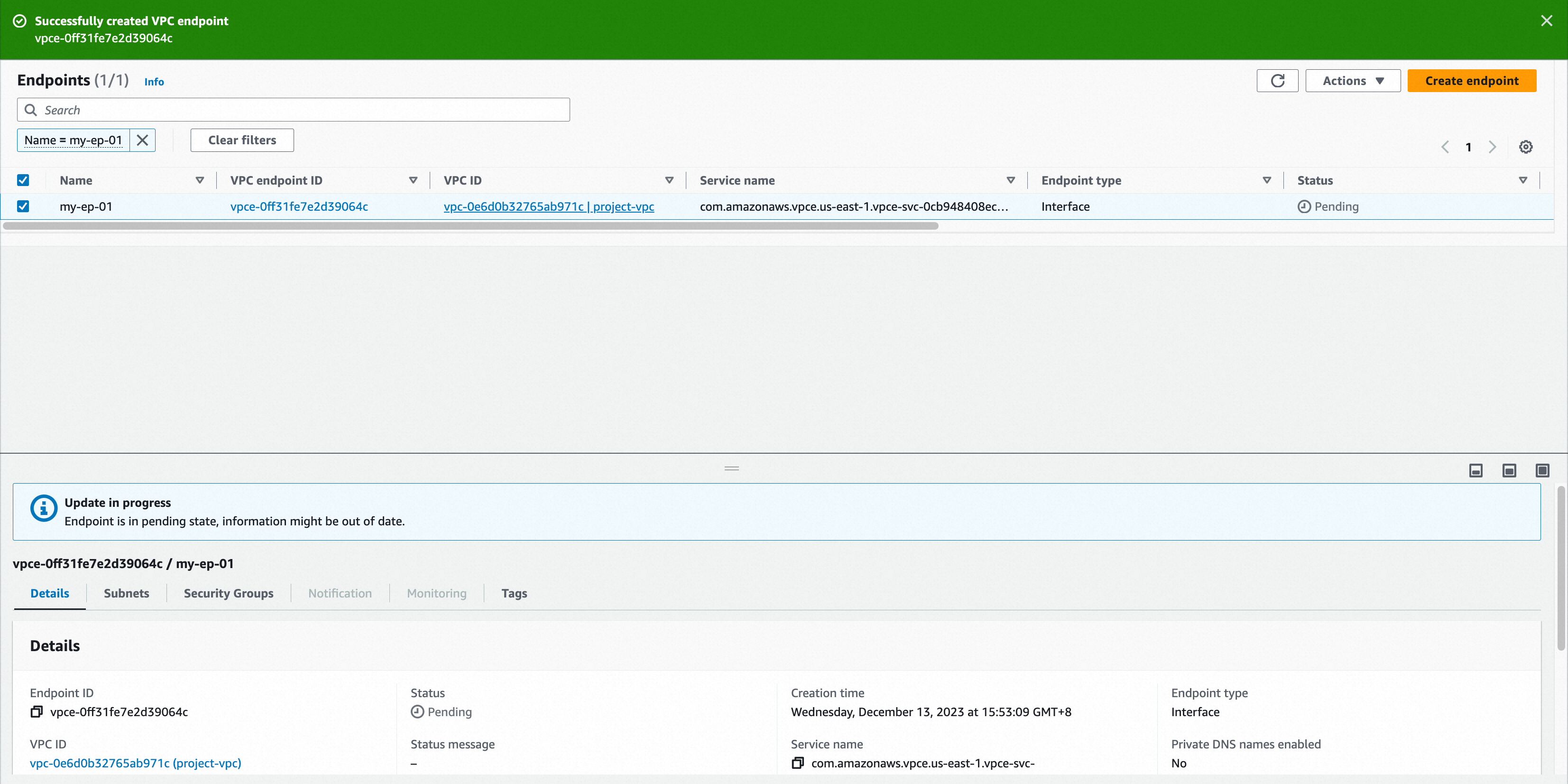 private link create endpoint on aws pending